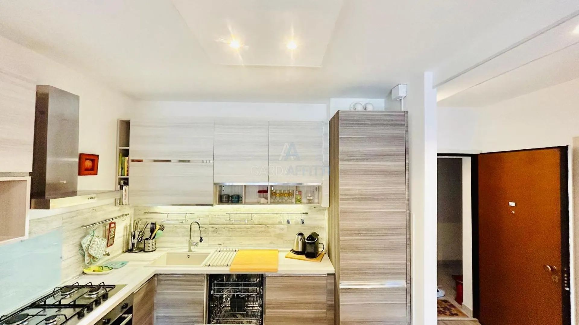 Giardino Apartment - Centrico Con Piscina Sirmione 0*,  Italia