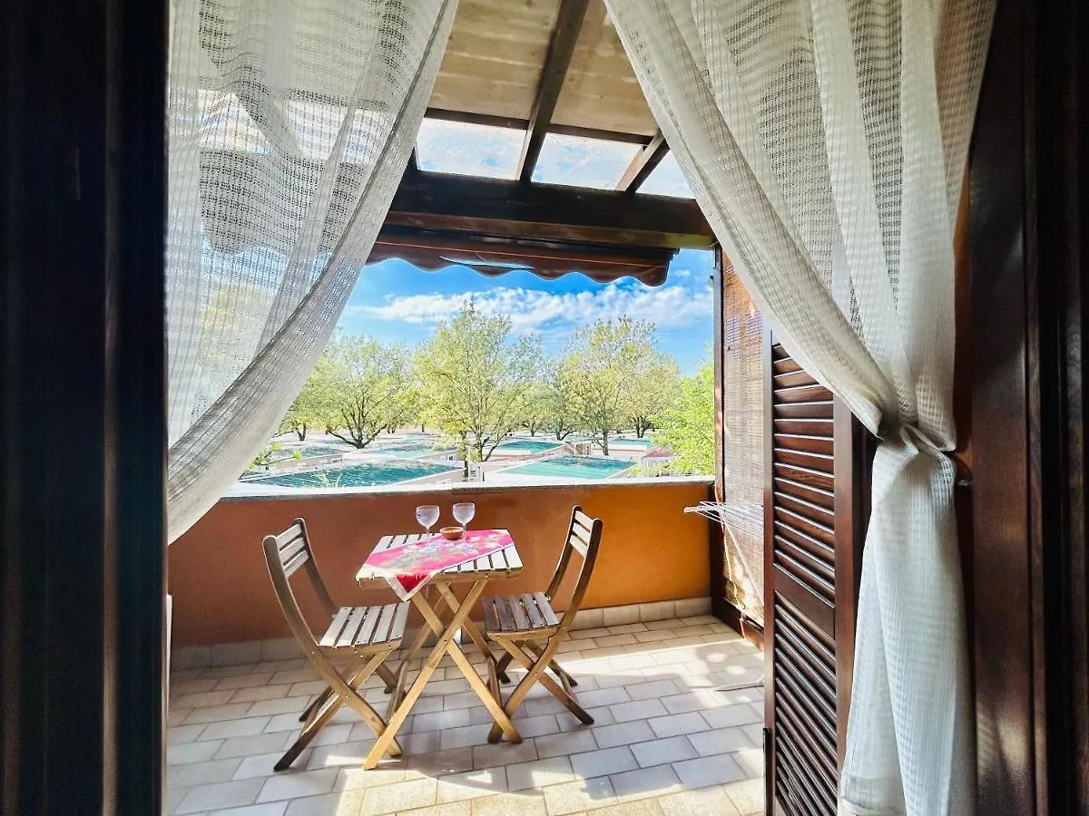 Giardino Apartment - Centrico Con Piscina Sirmione 0*,  Italy